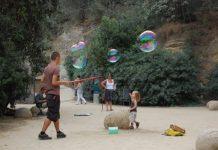 Familia en el parque Well