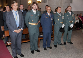 José Jover con la Guardia Civil de Villaviciosa de Odon