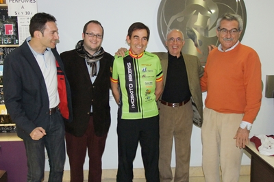 Jose Simaes con Moskito Bikers de Villaviciosa de Odon