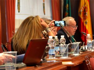 El Pleno de Villaviciosa de Odón aprueba la subida del IBI al 0,46% y rechaza declarar al municipio libre de circos con animales pleno-octubre-4