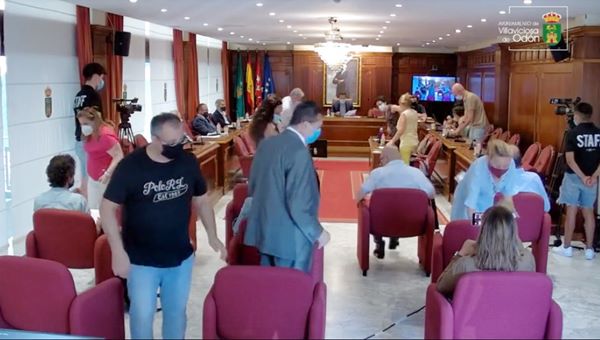 los concejales de la oposicion abandonan el Pleno del Ayuntamiento de Villaviciosa de Odón de 26 de julio 2021