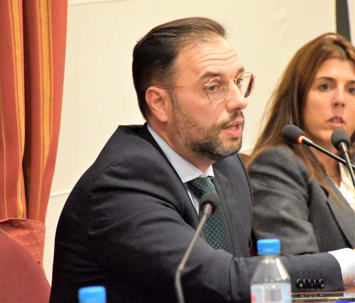 Viviendas públicas Villaviciosa de Odón: "por resolución de Alcaldía se publicó la lista definitiva, que no incorporó ningún filtro" Villaviciosa de Odón