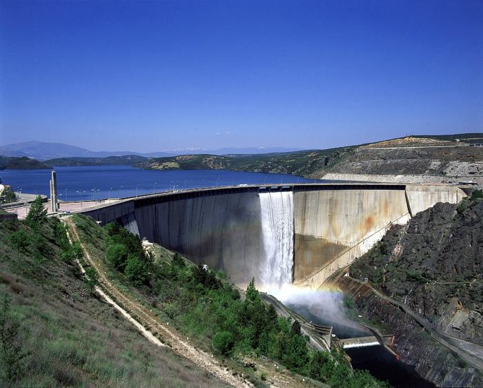 Los embalses de la Comunidad de Madrid comienzan mayo con nueva subida de reservas de agua Presa de El Atazar.