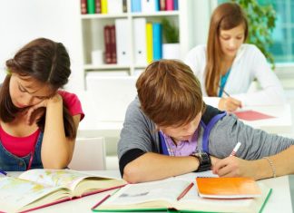 Beneficios de reducir el uso de las pantallas en los colegios