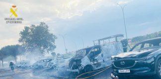 coches quemados por incendio en centro comercial Intu Xanadú en Arroyomolinos 2025